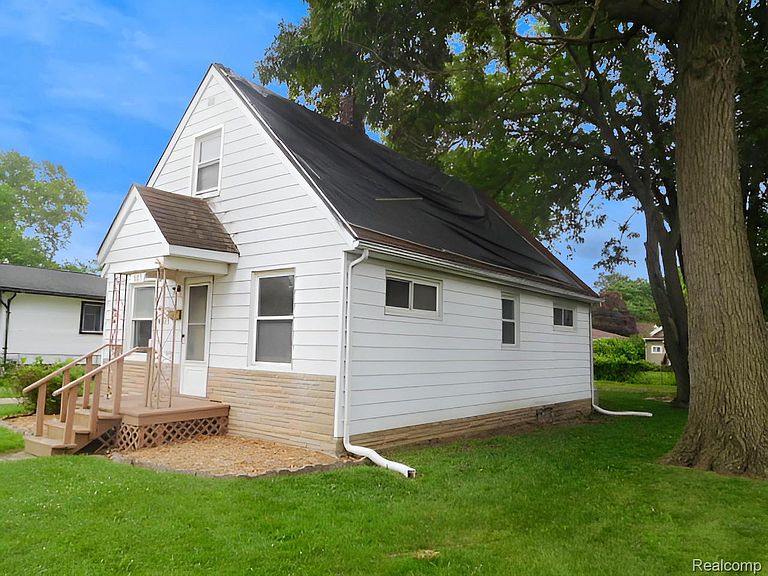 Listing photo 3