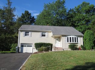 28 Adams Dr, Whippany, NJ 07981