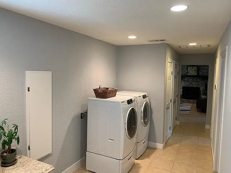 Laundry area - Washer/Dryer included