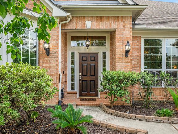 3rd image of 6811 Pinehearth Ct