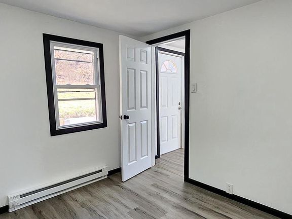 2nd image of 1 Vine St
