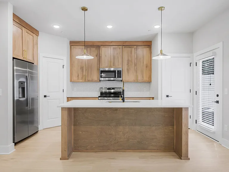 348 S Walnut Ave — Photo 12