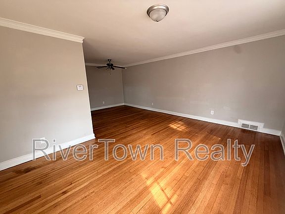 2nd image of 3558 Poplar Ave
