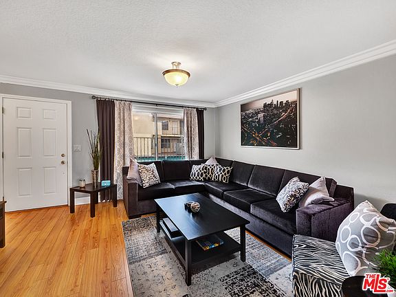 4th image of 7045 Woodley Ave 127 #127