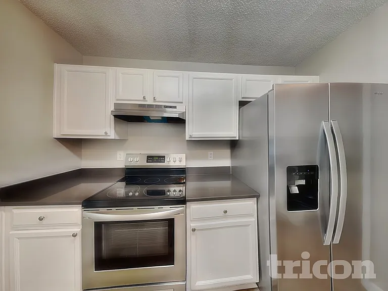 4417 Woodlawn Dr — Photo 5
