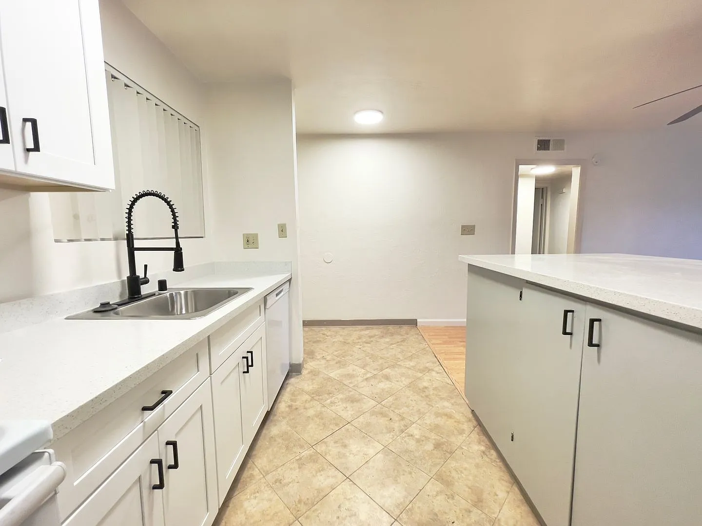4500 Del Rio Road — Photo 3