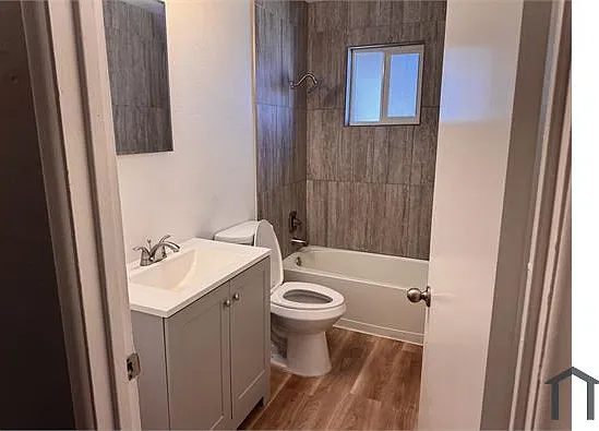 2 bed, 800 sqft, $1,500 — Photo 2