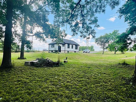 4th image of 4509 White Oak Rd
