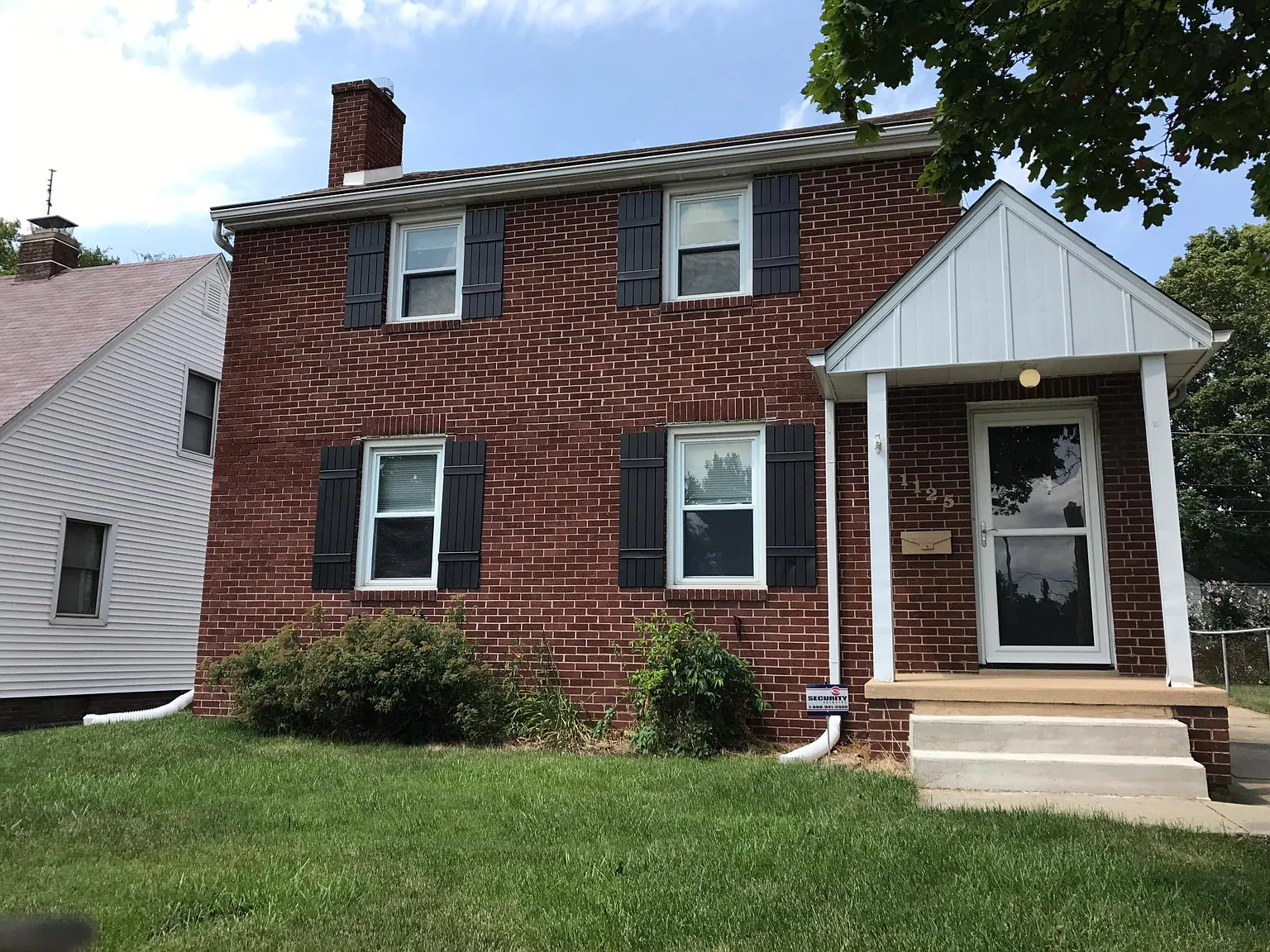 1125 E Richwoods Blvd photo 1