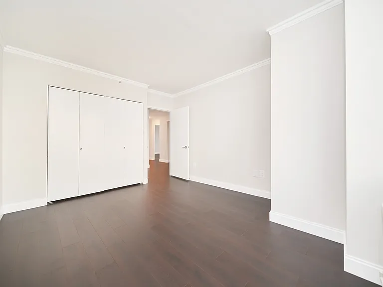 160 Riverside Blvd #21F — Photo 19