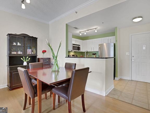 3rd image of 1101 Juniper St NE APT 820