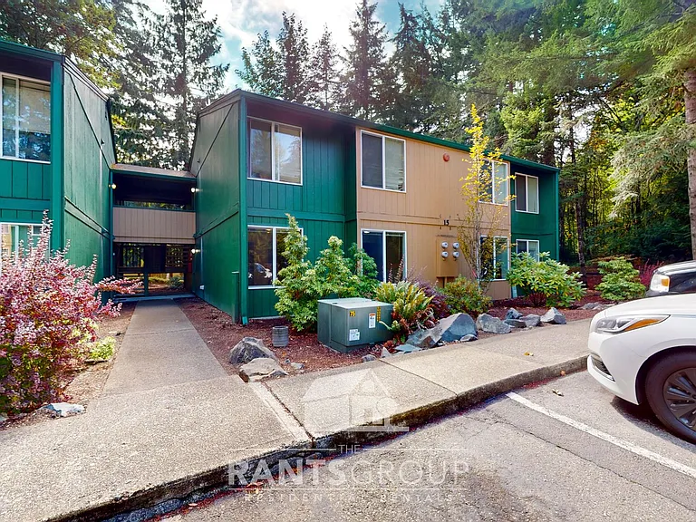 Lovely, wooded 2-bedroom apartment with a large private deck and in-unit washer & dryer! — Photo 12