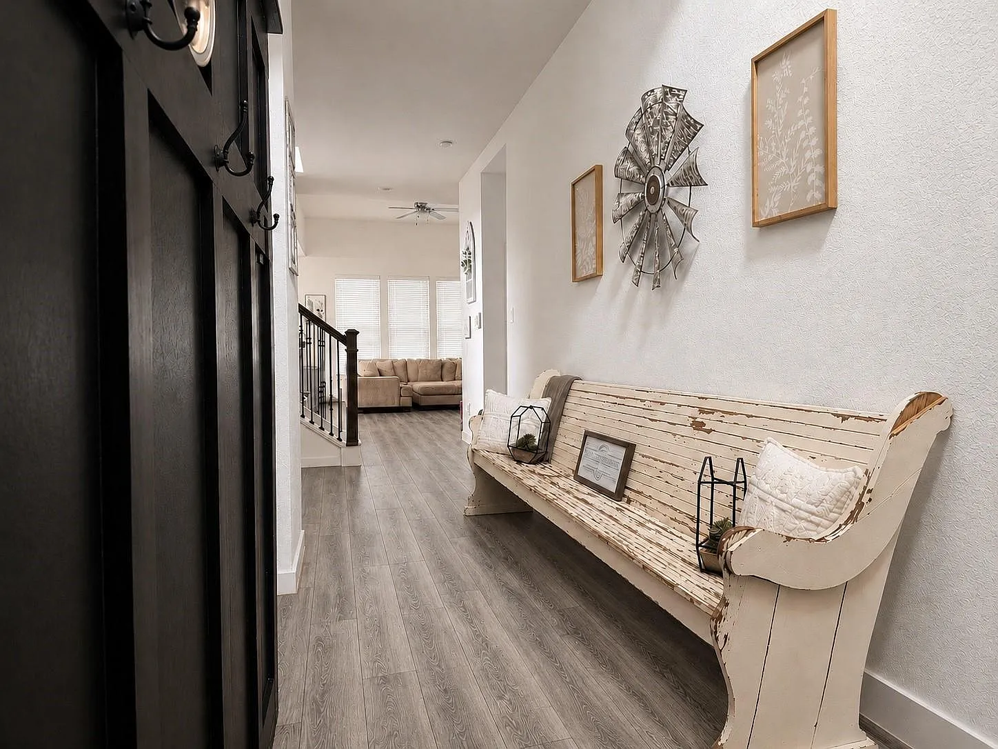 5 bed, 4.0 bath, 2884 sqft, $3,000 — Photo 2