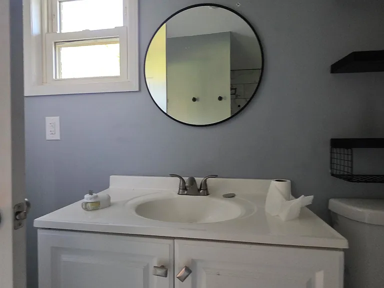 170 Manchester Dr — Photo 3