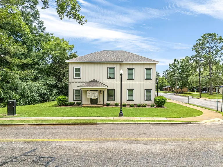 363 W Drake Ave — Photo 1