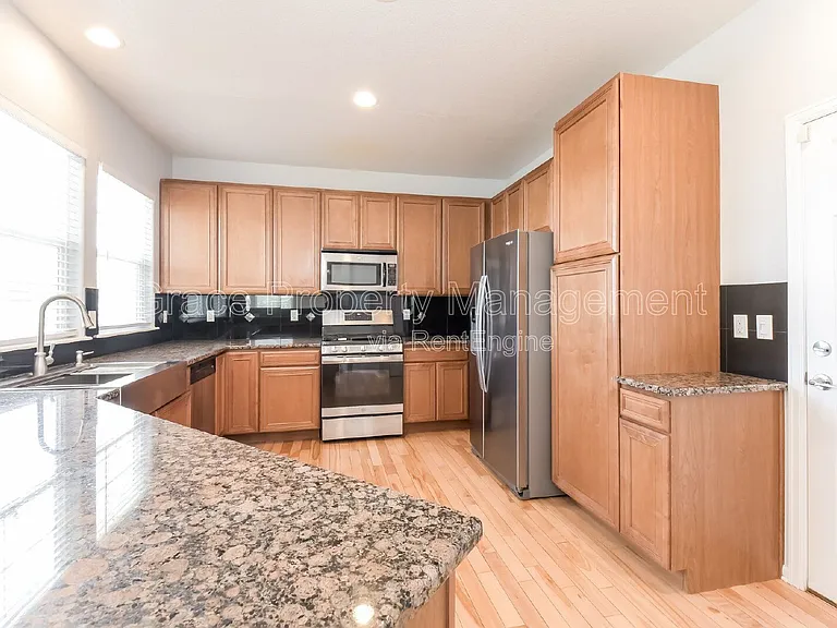 1969 Fairway Pointe Dr — Photo 34