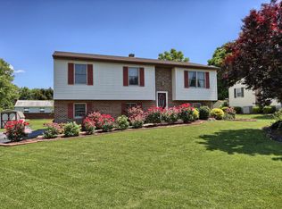 616 Meadow Dr, Lebanon, PA 17042