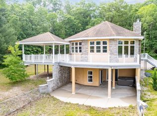 706 W Skeels Rd, Montague, MI 49437