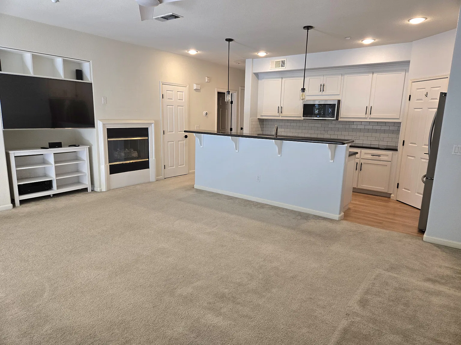 4353 Fitzwilliam St — Photo 4