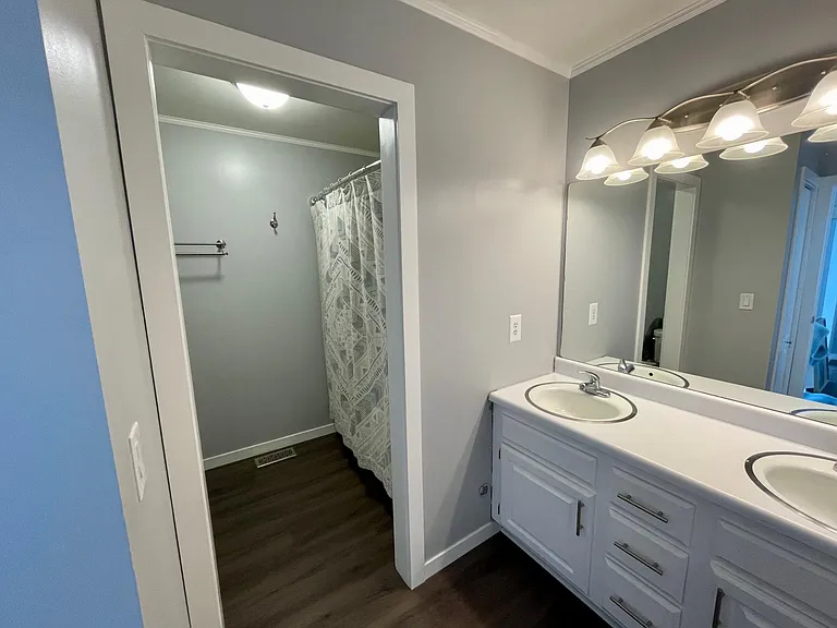 8316 S Valiant Dr E — Photo 14