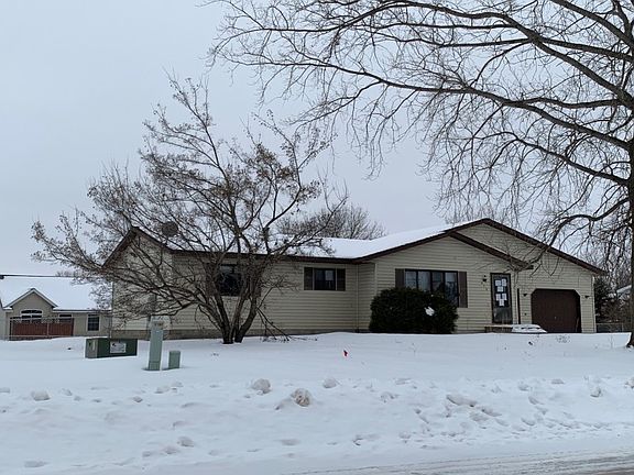 3rd image of 450 8th Ave NE