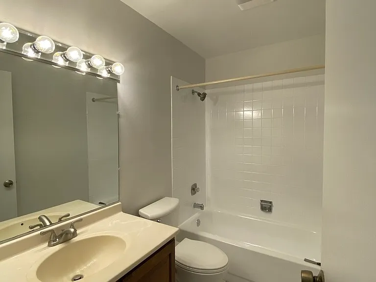 905 Knottingham Dr #1A — Photo 17