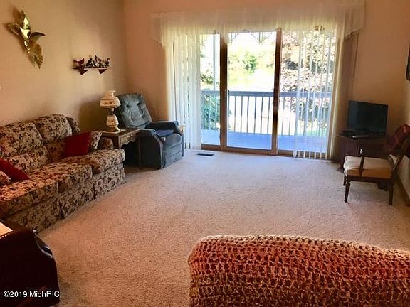 4th image of 3281 Port Dr