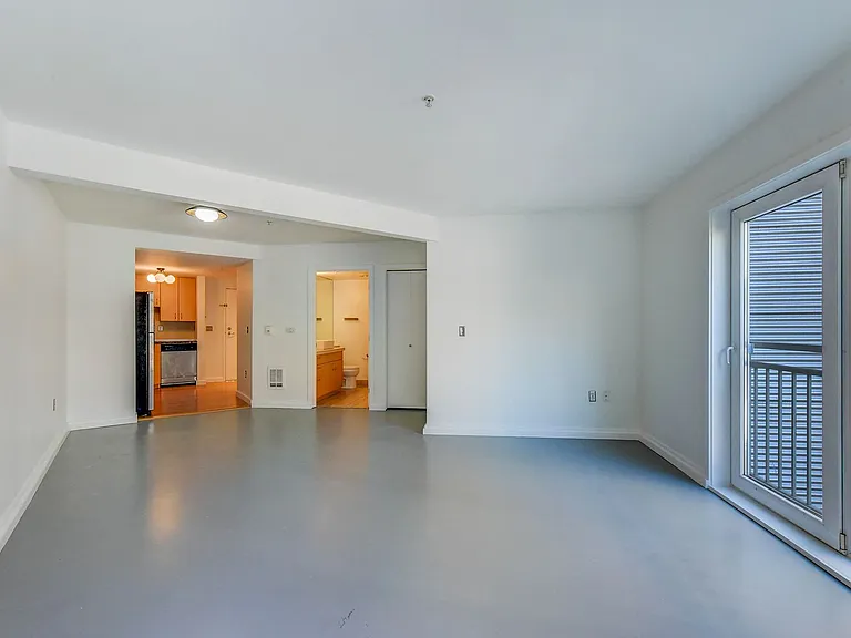 103 Bellevue Ave E #204 — Photo 6
