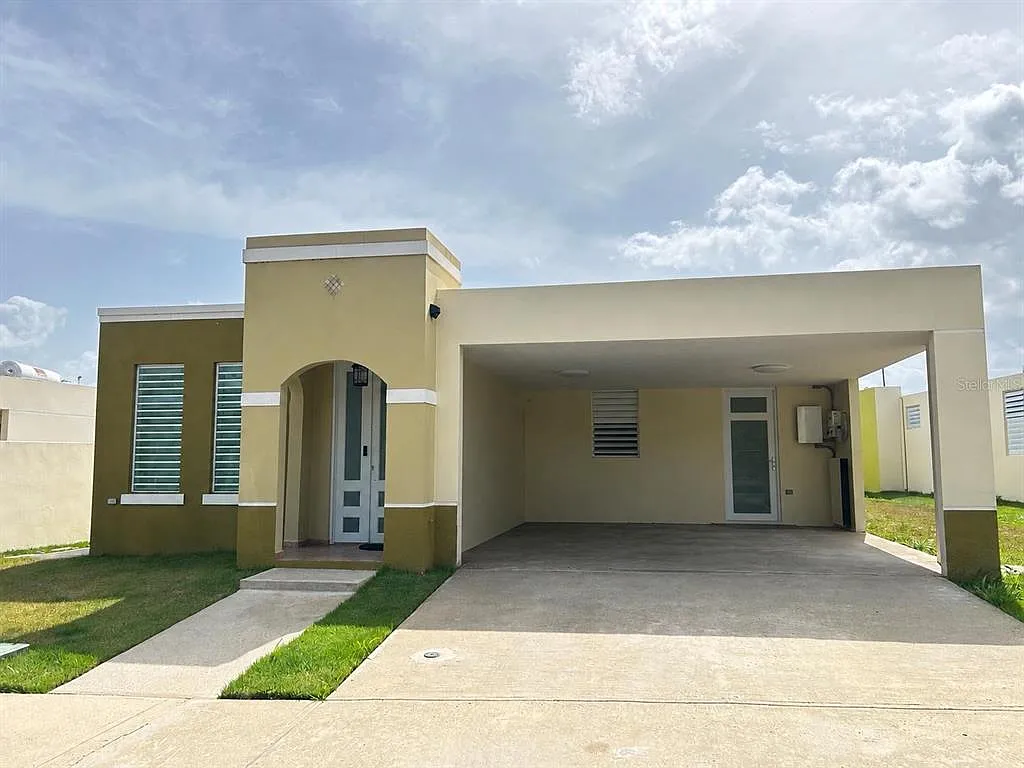 4 bed, 2.0 bath, 1850 sqft, $1,950 — Photo 1