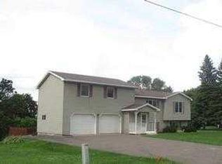 470 E Pleasant Ave, Ellsworth, WI 54011