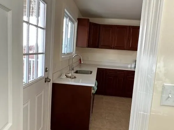 94 Canterbury St #1, Worcester, MA 01603