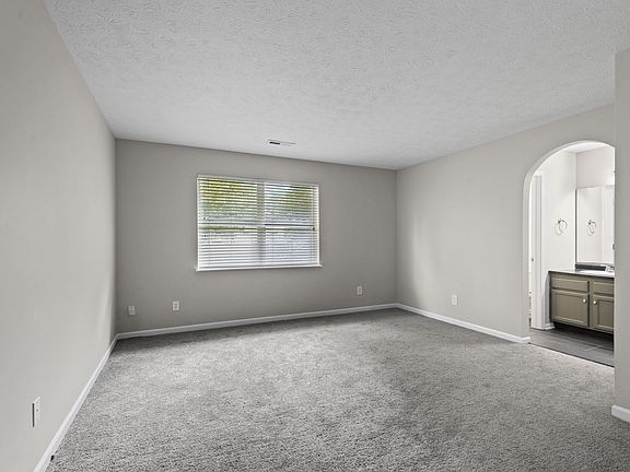 5th image of 6815 Cherry Laurel Ln