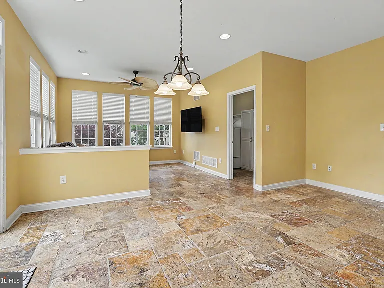 228 Leffler Cir — Photo 28