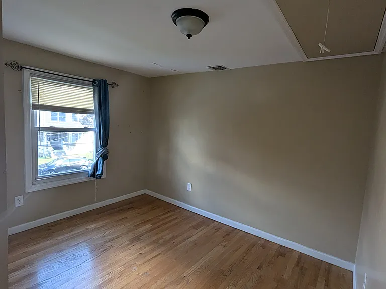 1029 E Blancke St — Photo 11