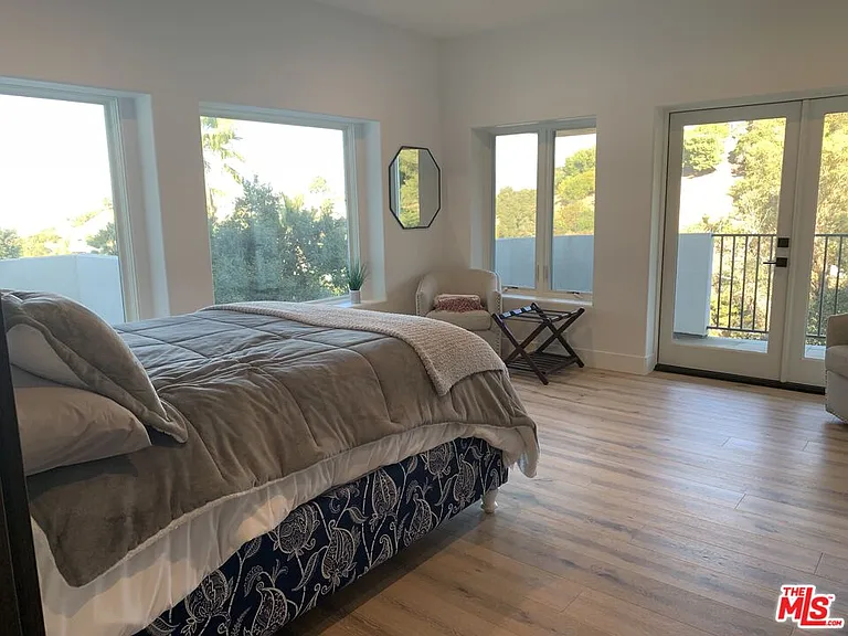 3373 Coldwater Canyon Ave — Photo 30