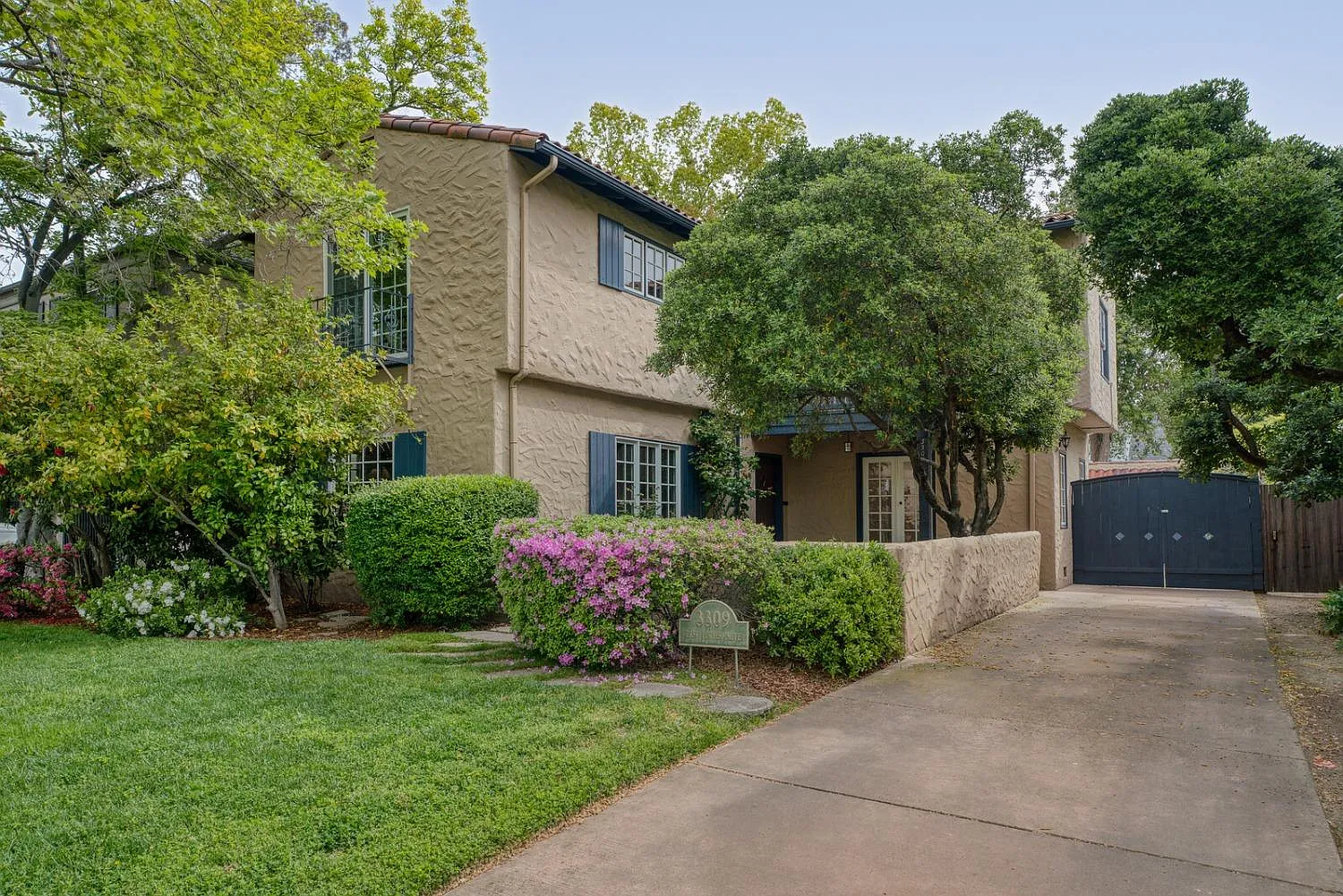 3309 E Curtis Dr photo 1