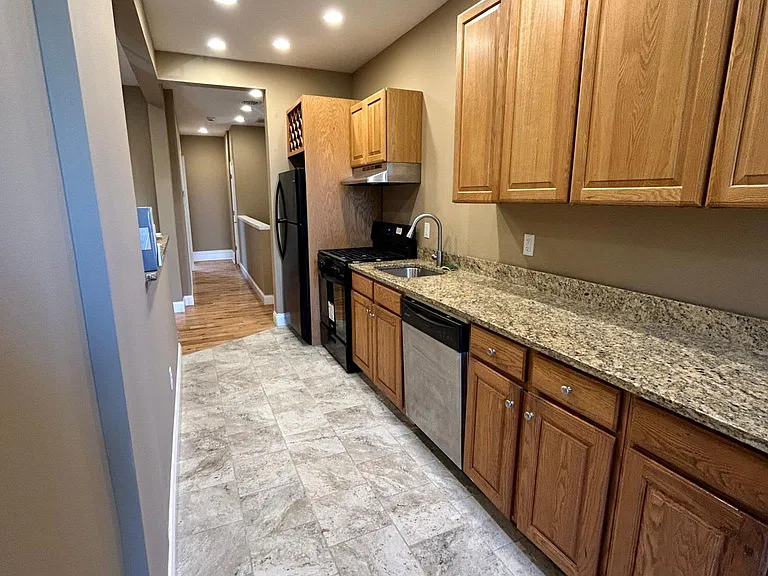 294 Lark St #2 — Photo 13
