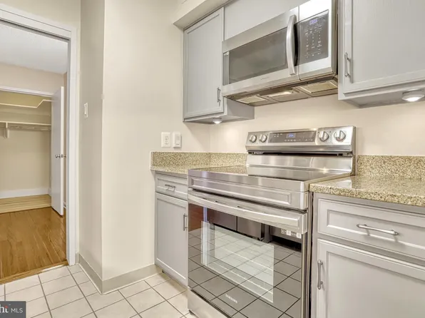 3800 Fairfax Dr APT 1412, Arlington, VA 22203