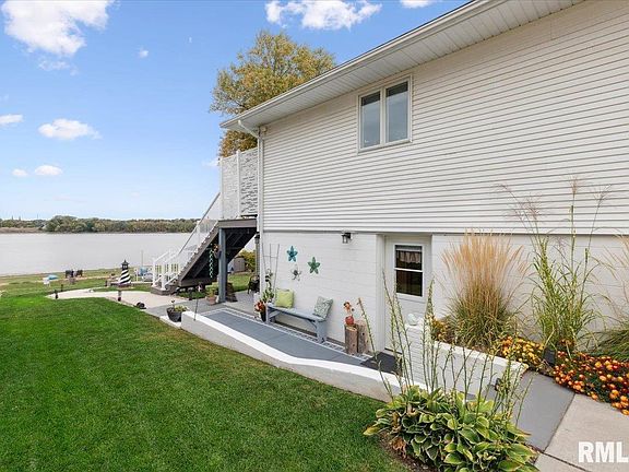 3rd image of 114 4th St