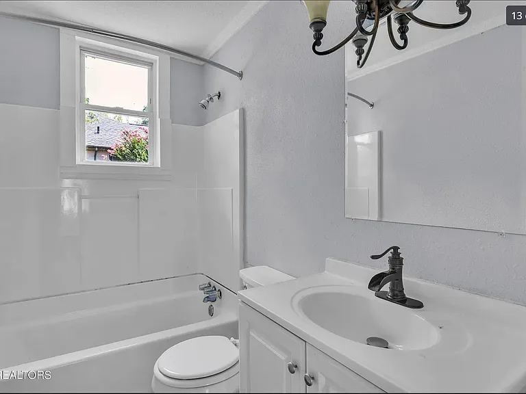 2410 Jefferson Ave — Photo 21
