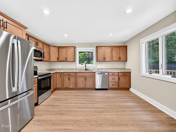 5th image of 215 Lennon Rd