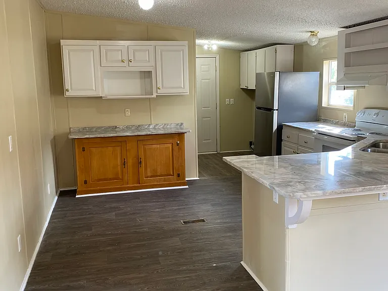413 Sandy Ct — Photo 5