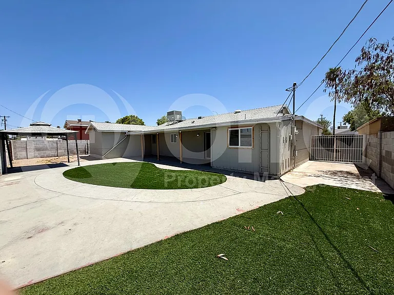1718 W Auburn St — Photo 23