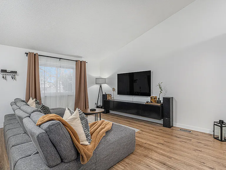 12160 Birch St — Photo 4