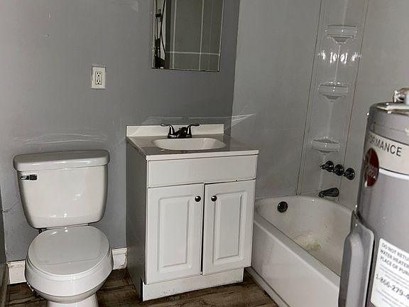 4th image of 1118 Crocus Dr #A