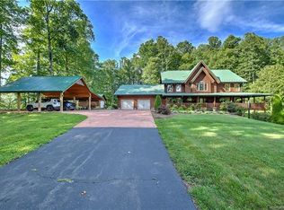 215 Red Bird Rd, Spruce Pine, NC 28777