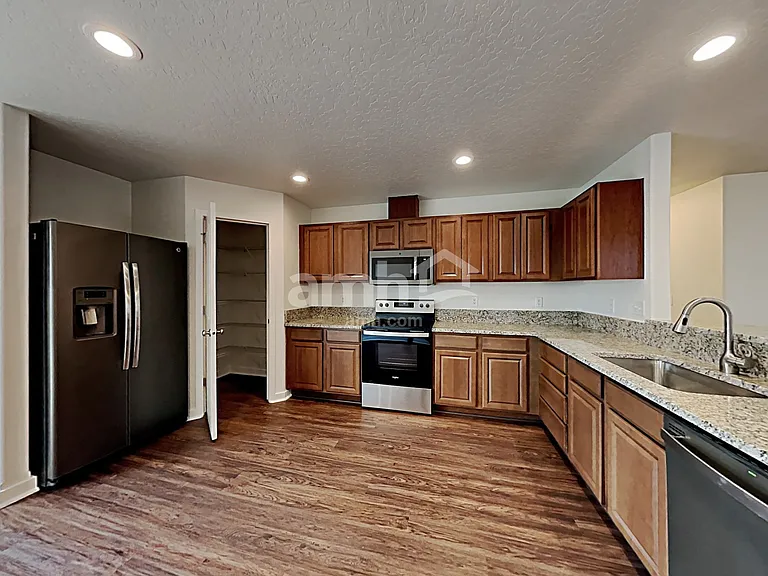 40 N Amanda Dr — Photo 3