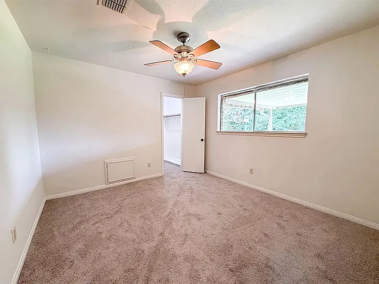16330 Hollow Wood Dr — Photo 10