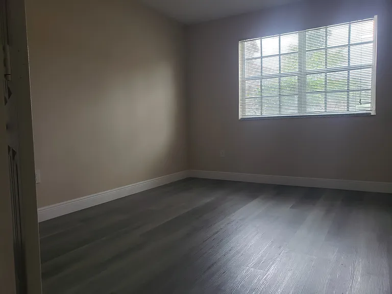 231 SW 116th Ave #1 — Photo 9
