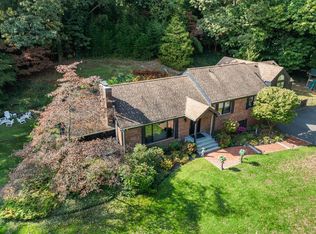 351 W Neck Rd, Huntington, NY 11743